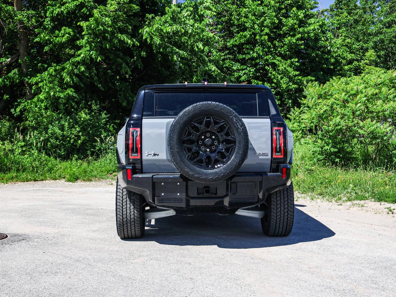 2026 GMC HUMMER EV SUV 2X Photo