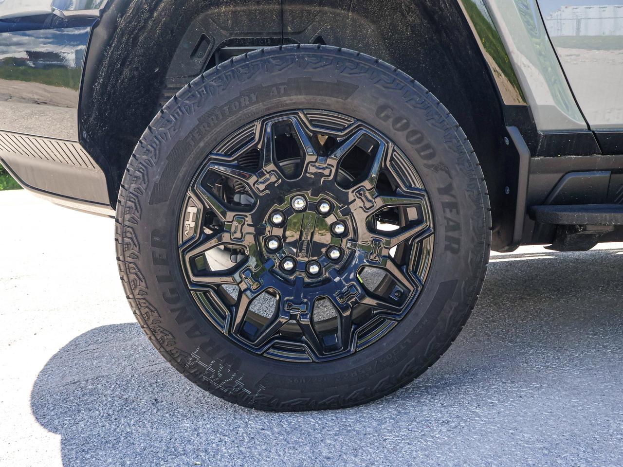 2026 GMC HUMMER EV SUV 2X Photo