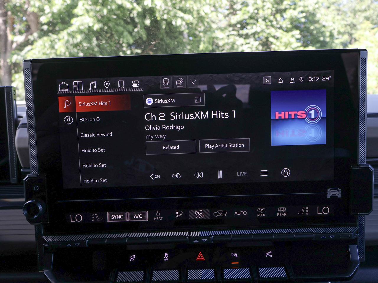 2026 GMC HUMMER EV SUV 2X Photo