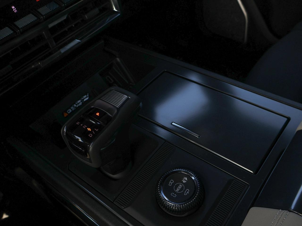2026 GMC HUMMER EV SUV 2X Photo