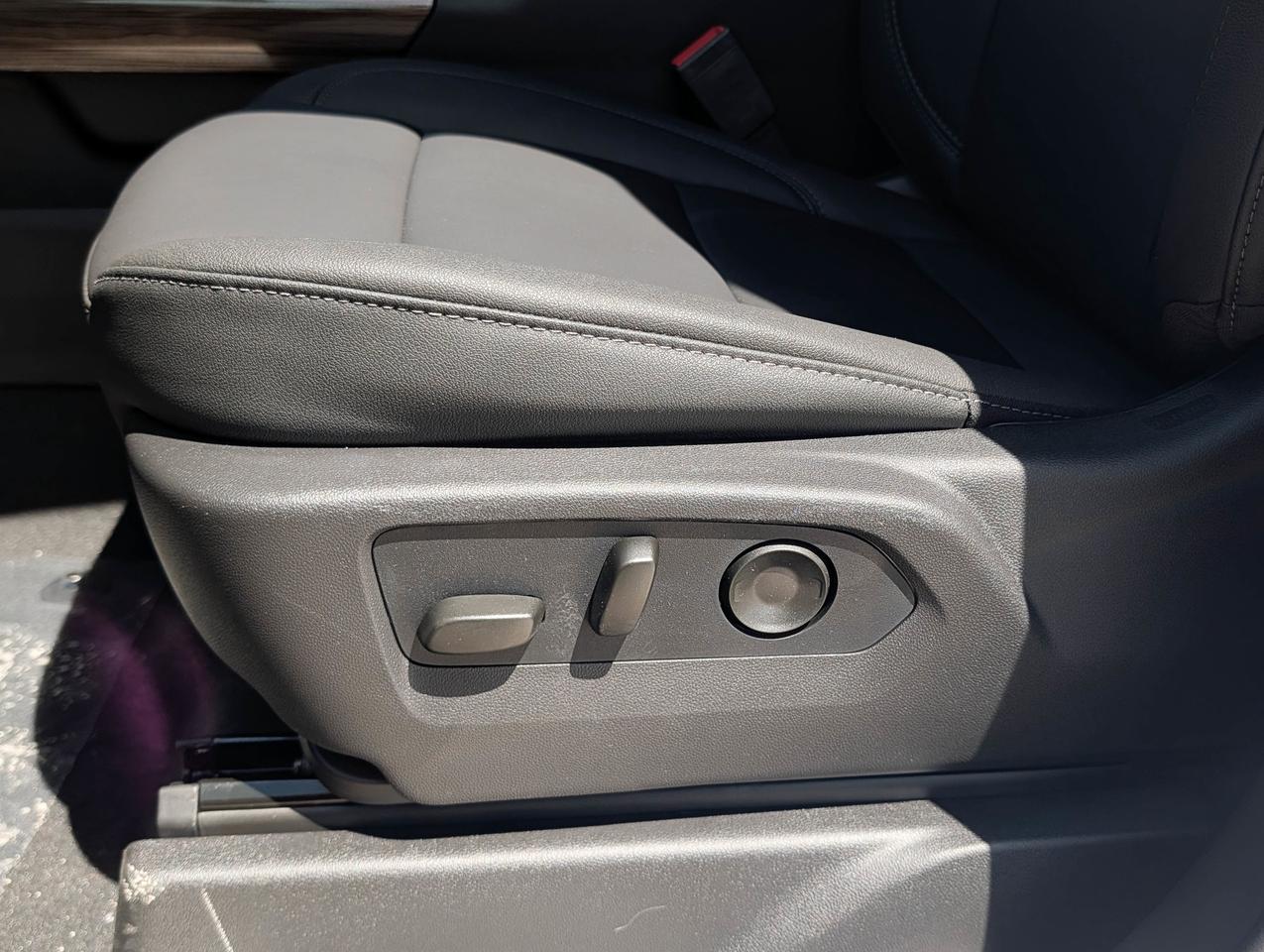 2026 Chevrolet Silverado 1500 RST Photo