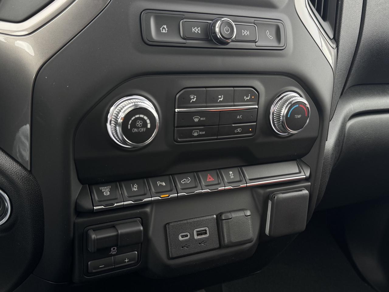 2026 GMC Sierra 3500HD Pro Photo