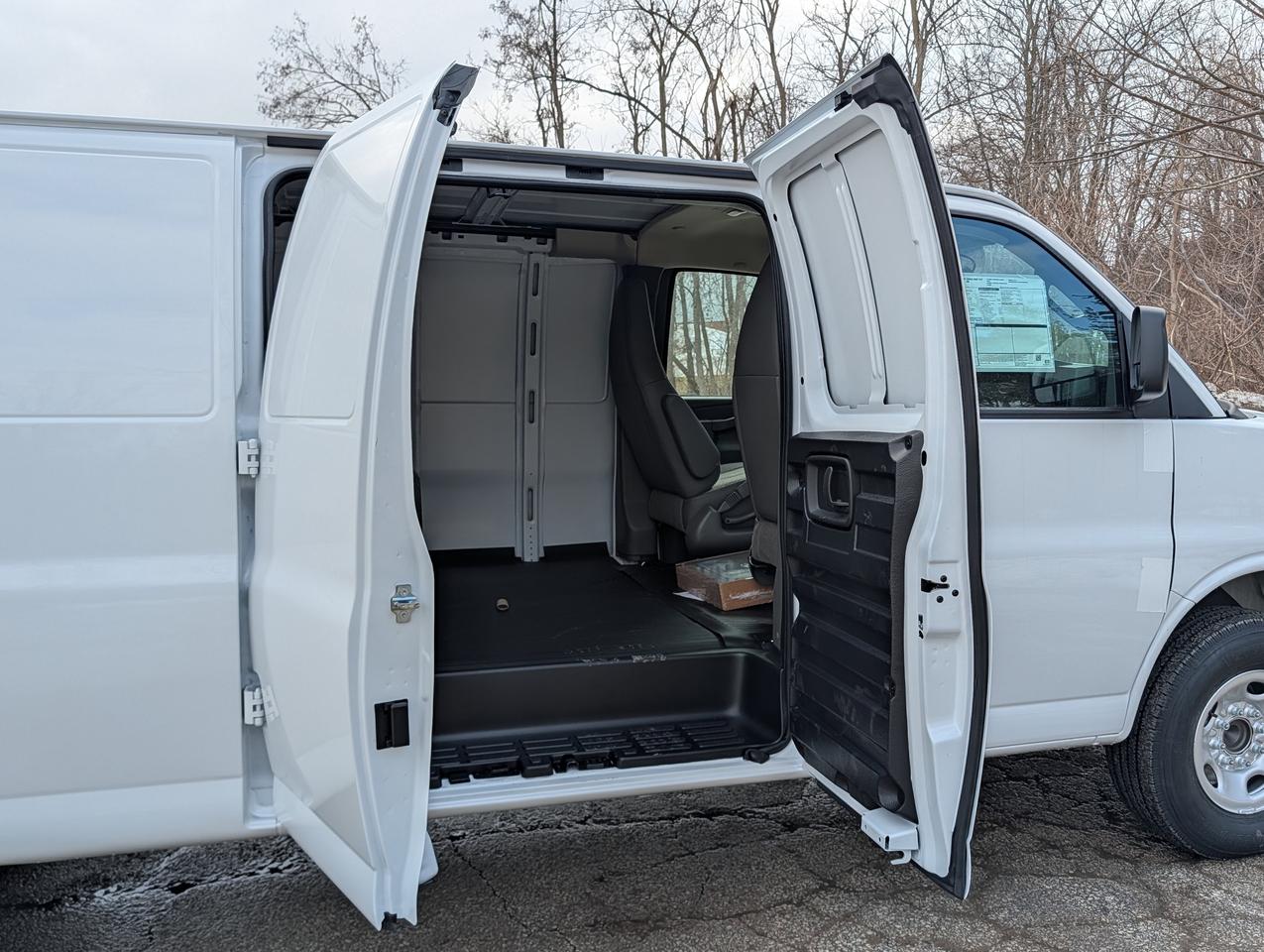 2026 Chevrolet Express Cargo Van  Photo