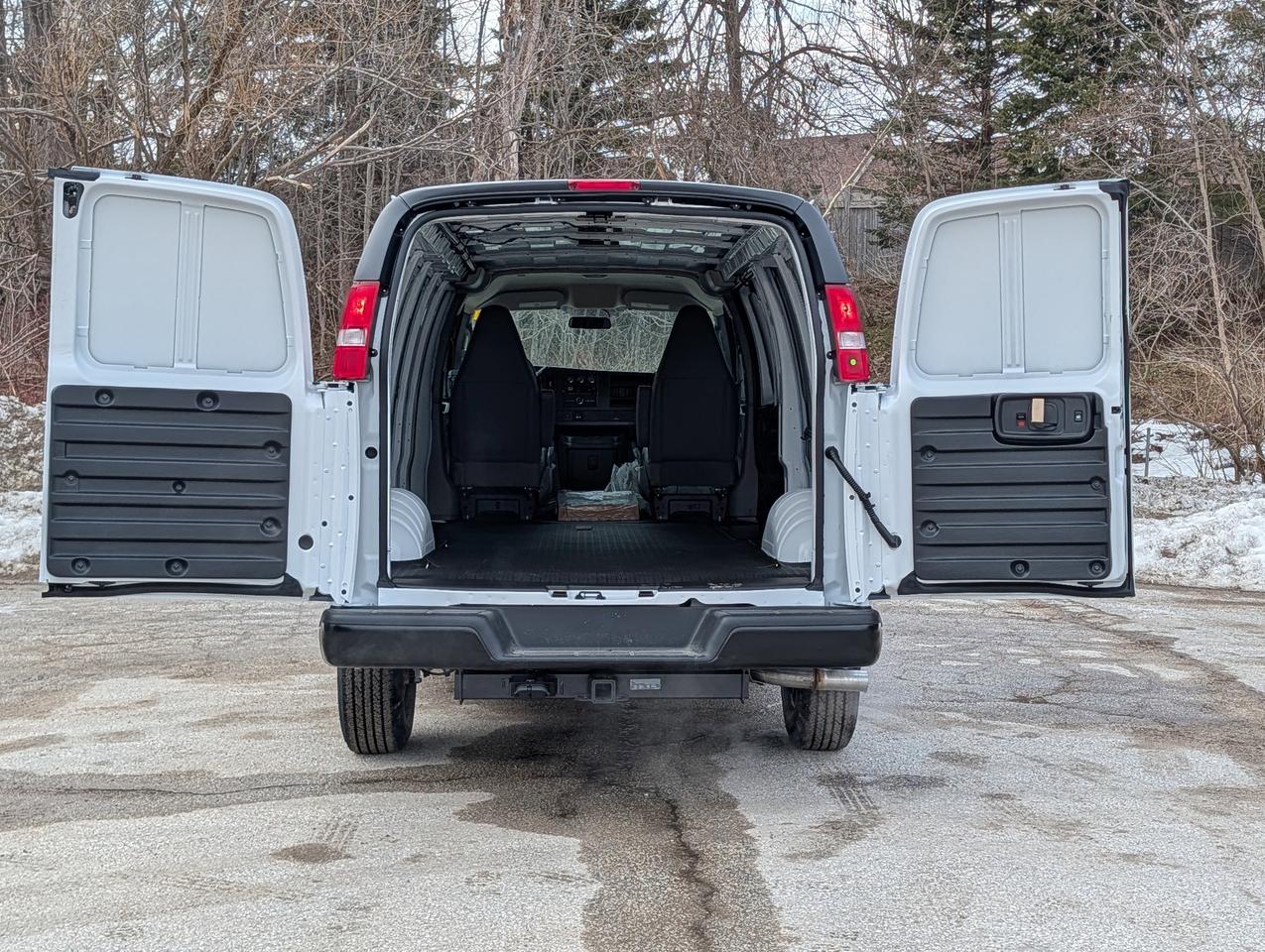 2026 Chevrolet Express Cargo Van  Photo