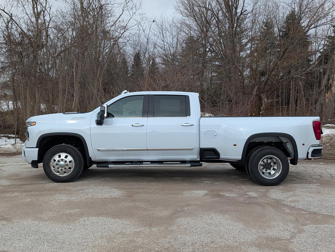 2026 Chevrolet Silverado 3500HD High Country Photo
