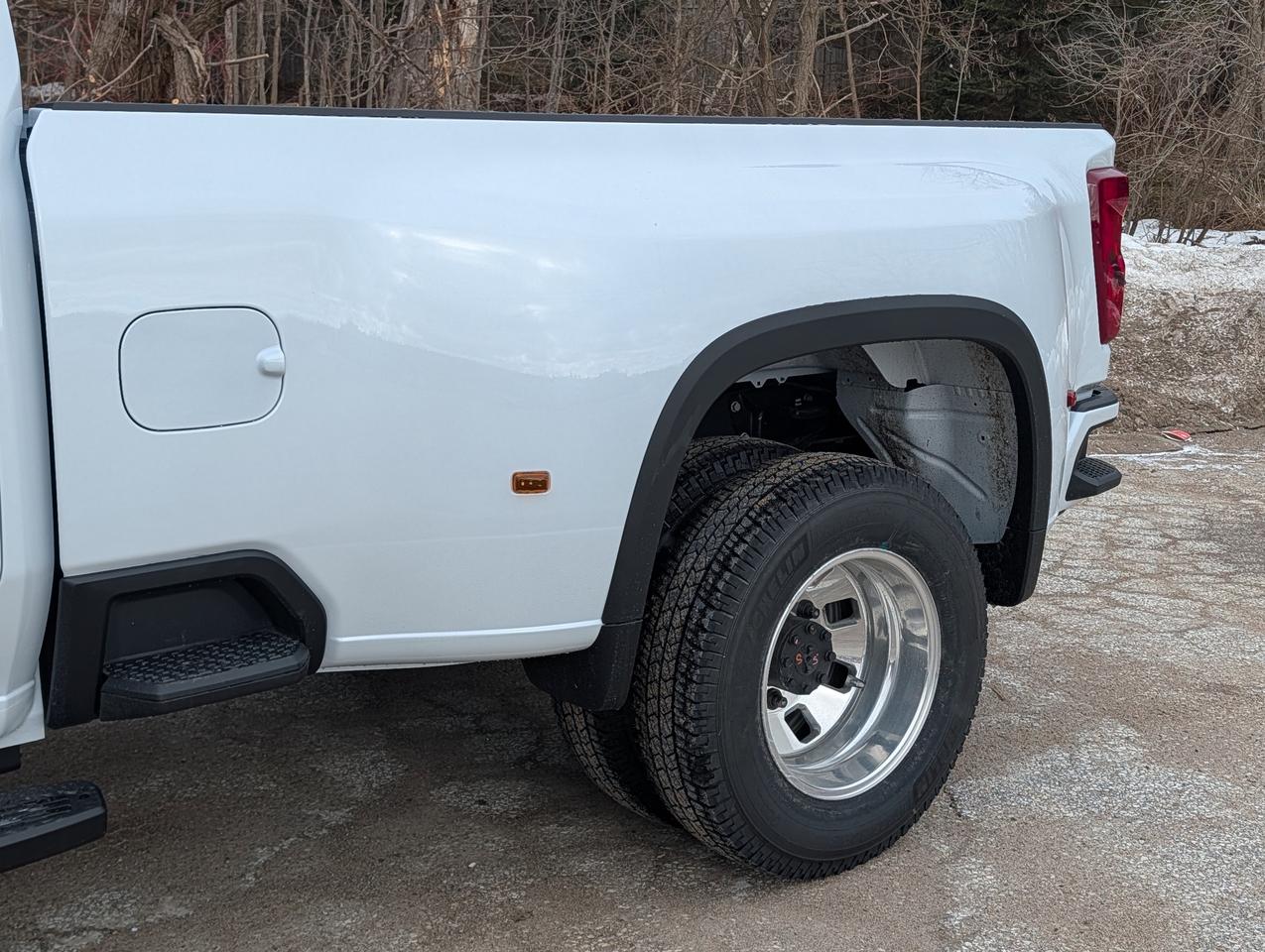 2026 Chevrolet Silverado 3500HD High Country Photo