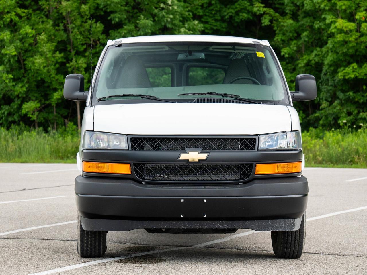 2026 Chevrolet Express Cargo Van  Photo