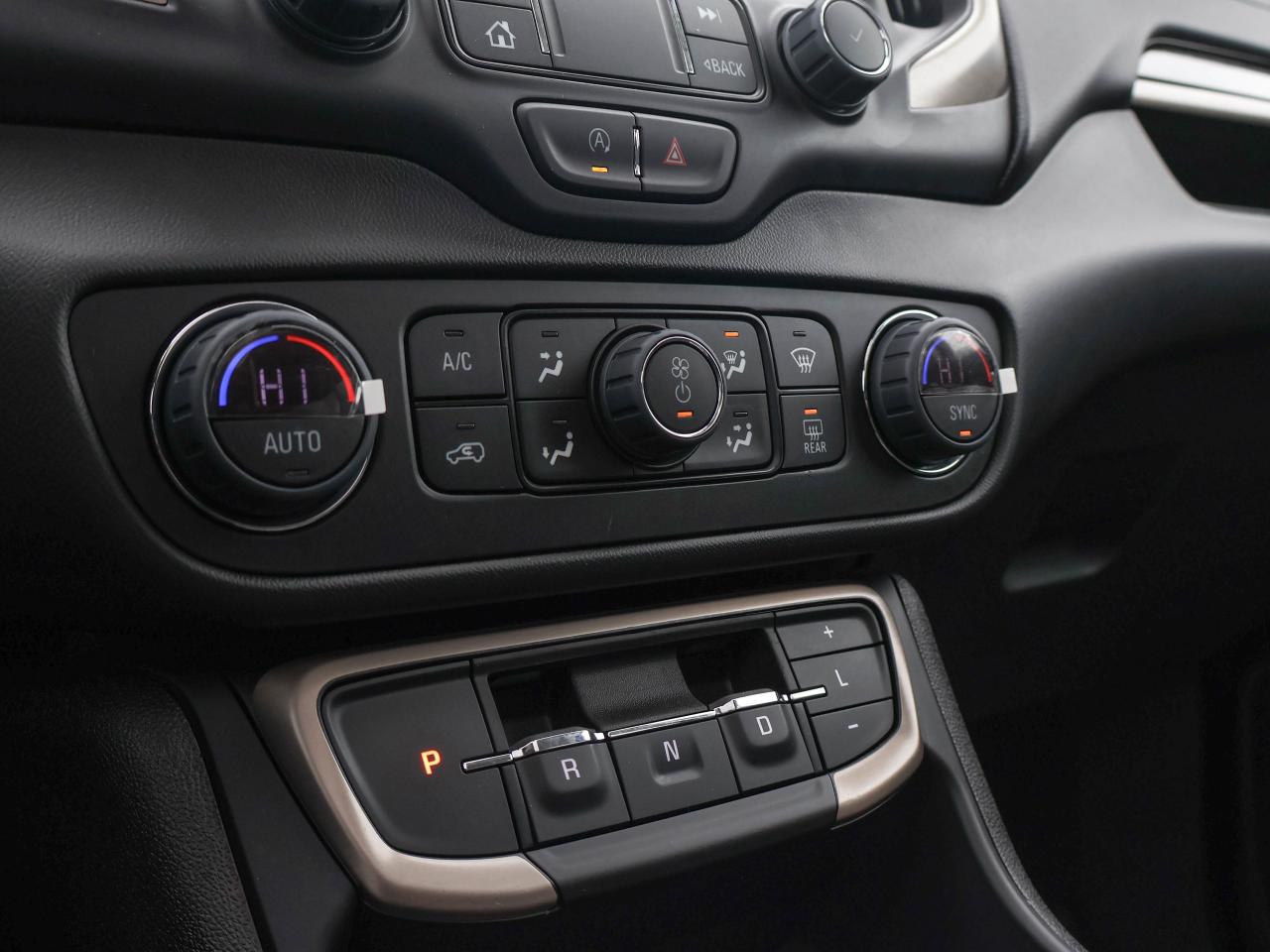 2024 GMC Terrain Denali Photo