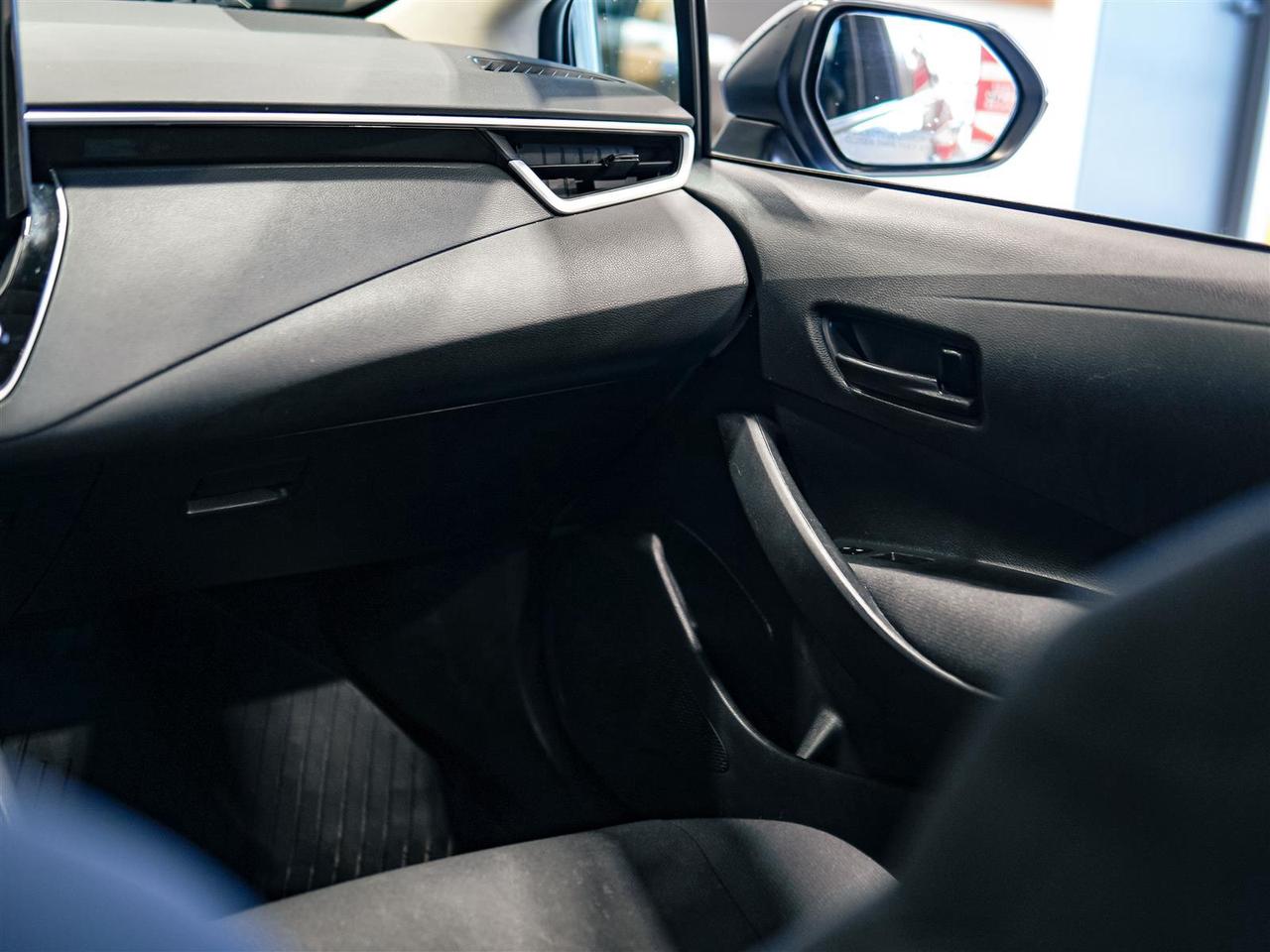 2022 Toyota Corolla LE | NO ACCIDENTS | TOYOTA SERVICED Photo