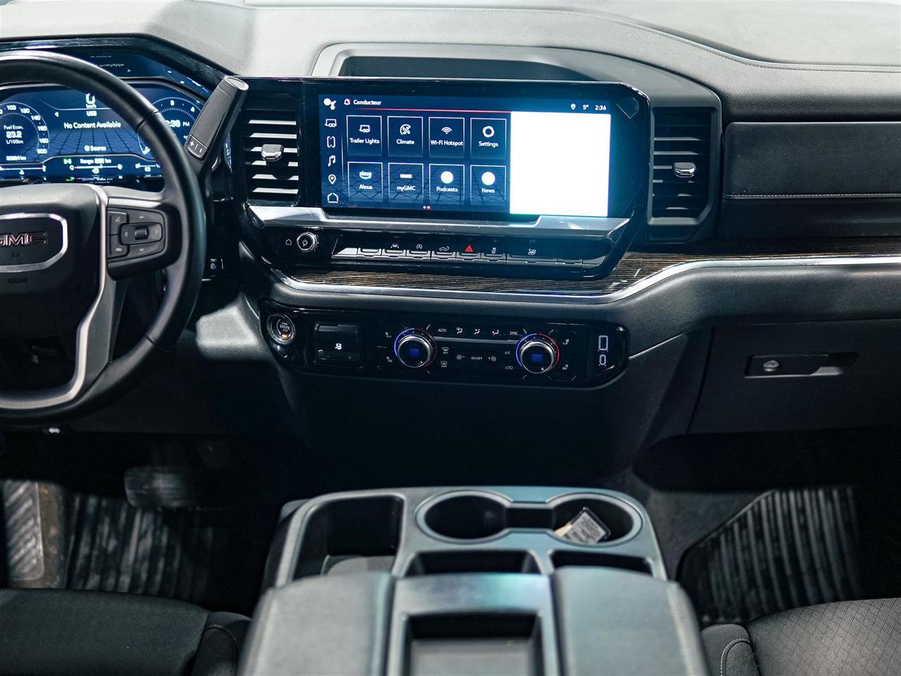 2024 GMC Sierra 1500 ELEVATION CREW CAB | 4X4 | NO ACCIDENTS Photo