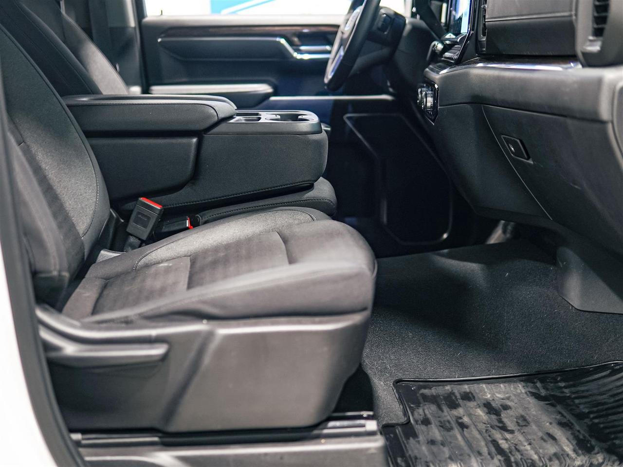 2024 GMC Sierra 1500 ELEVATION CREW CAB | 4X4 | NO ACCIDENTS Photo