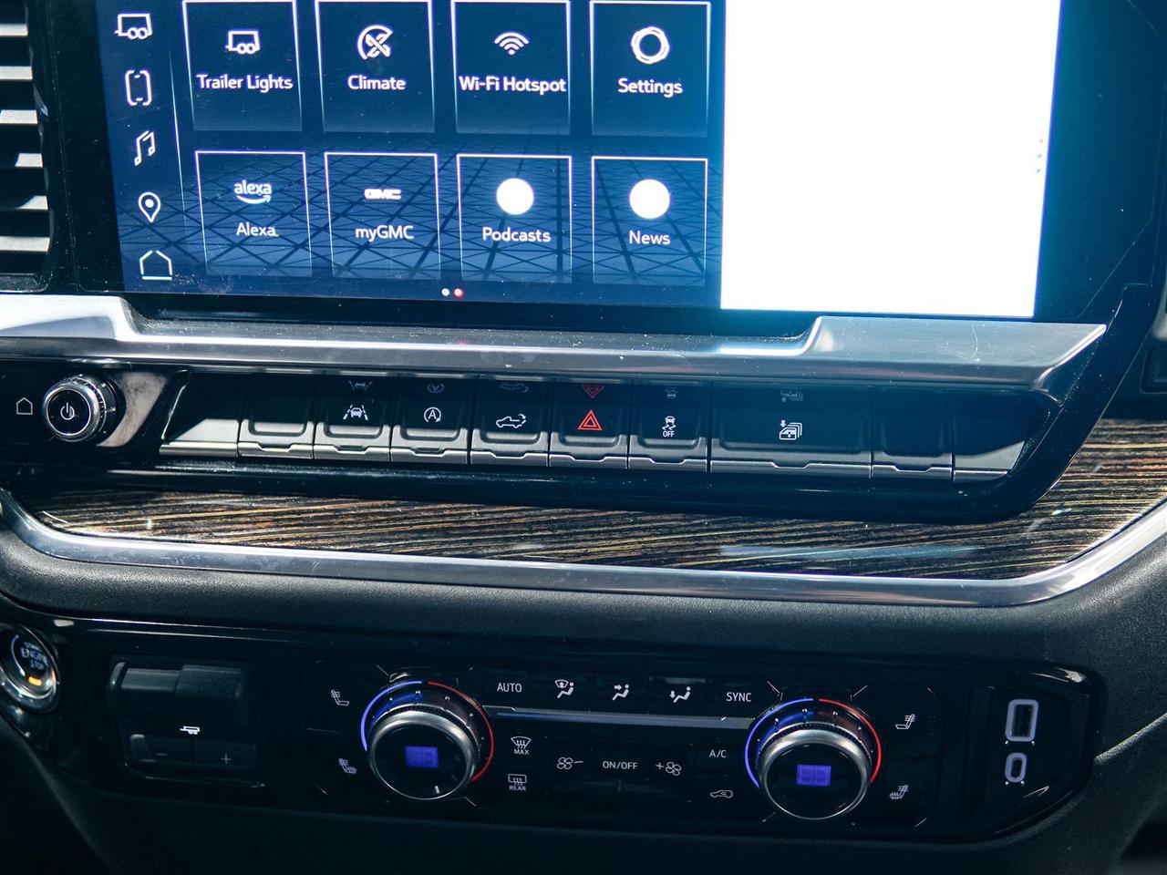 2024 GMC Sierra 1500 ELEVATION CREW CAB | 4X4 | NO ACCIDENTS Photo