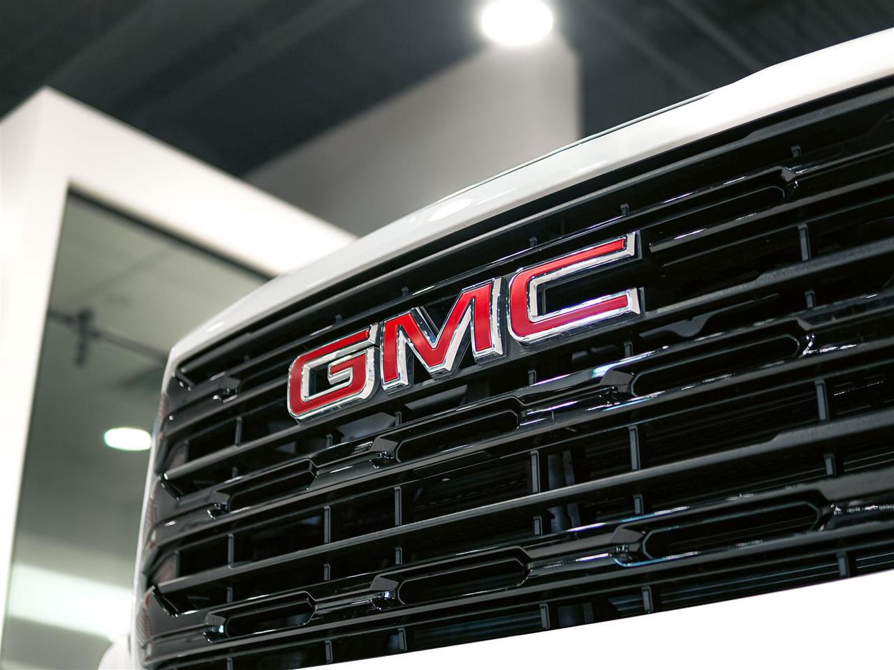 2024 GMC Sierra 1500 ELEVATION CREW CAB | 4X4 | NO ACCIDENTS Photo