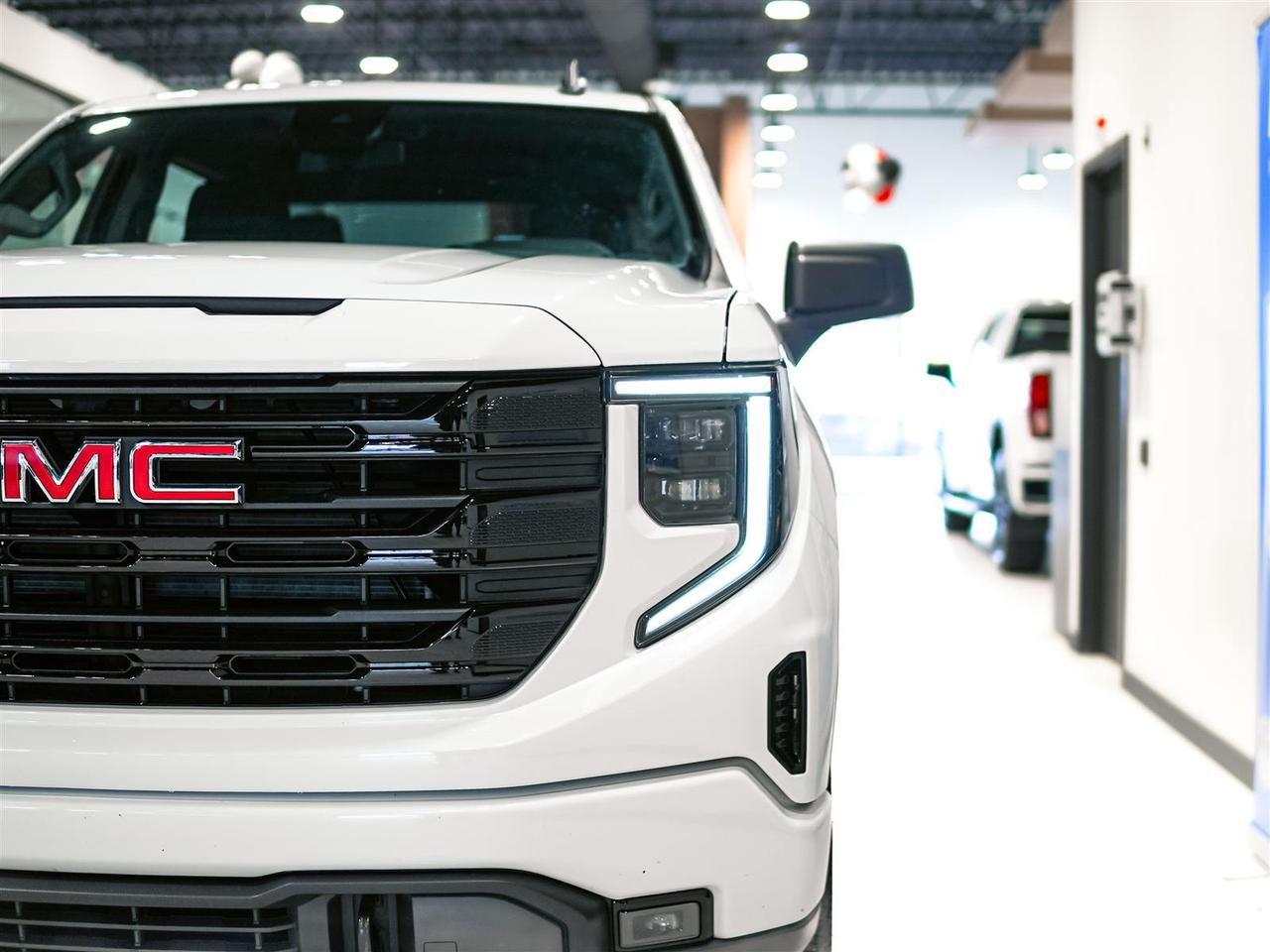 2024 GMC Sierra 1500 ELEVATION CREW CAB | 4X4 | NO ACCIDENTS Photo