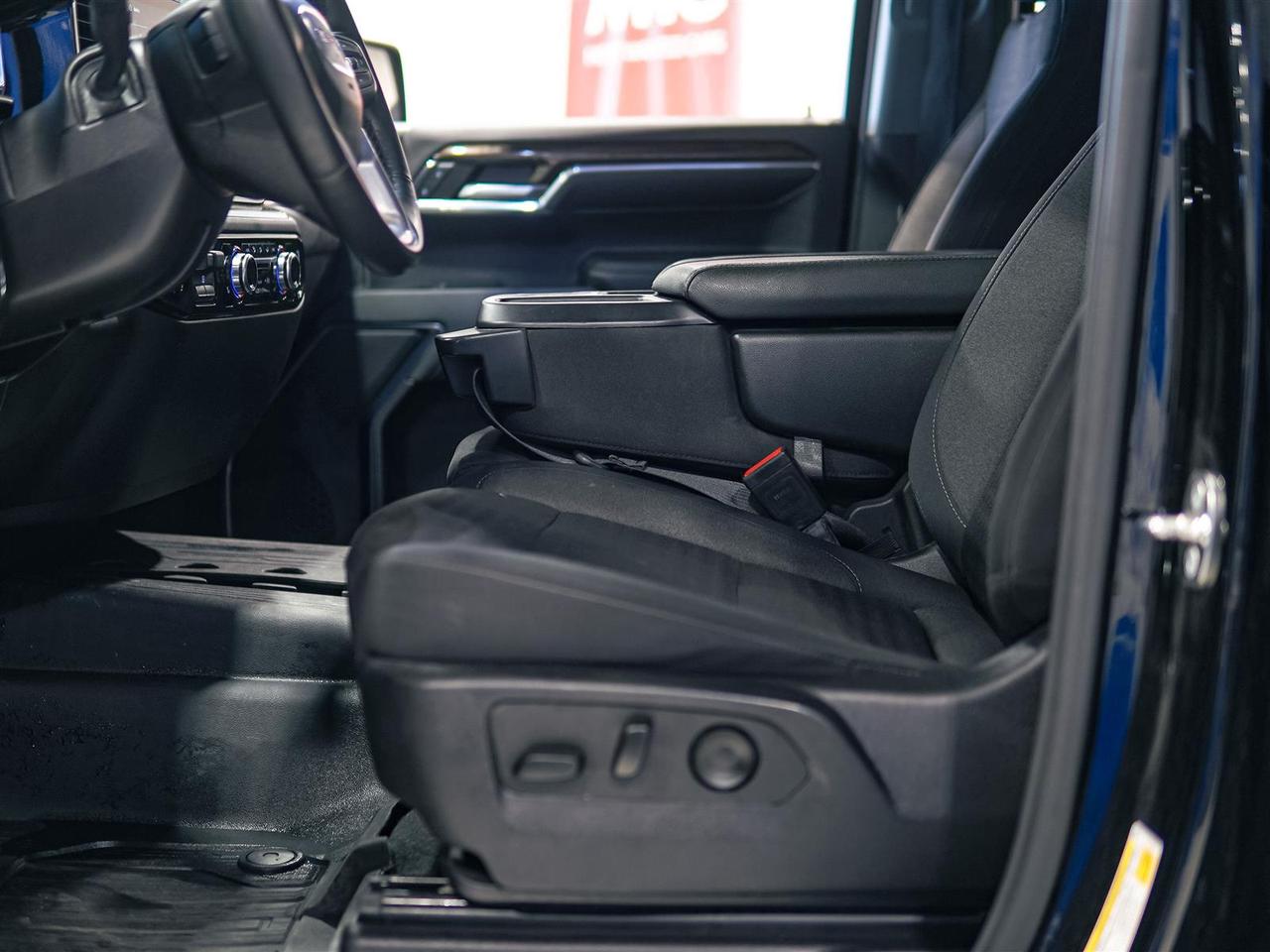 2024 GMC Sierra 1500 ELEVATION CREW CAB | 4X4 | NO ACCIDENTS Photo