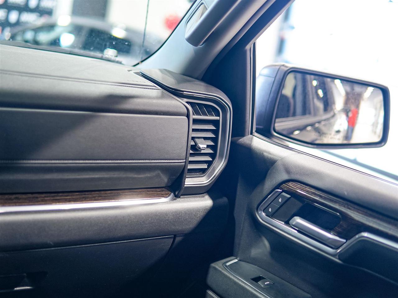 2024 GMC Sierra 1500 ELEVATION CREW CAB | 4X4 | NO ACCIDENTS Photo