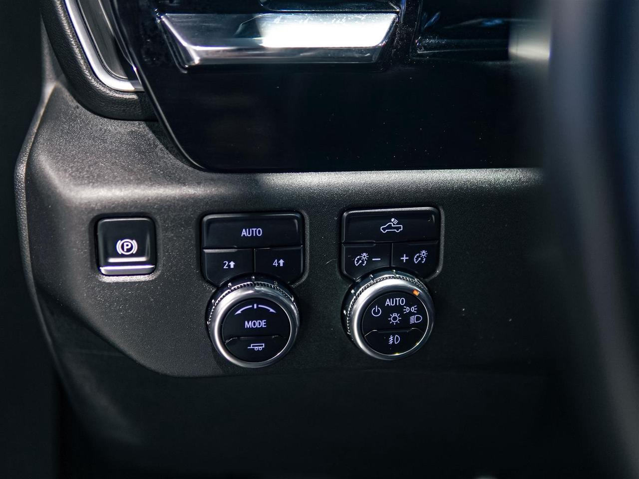 2024 GMC Sierra 1500 ELEVATION CREW CAB | 4X4 | NO ACCIDENTS Photo