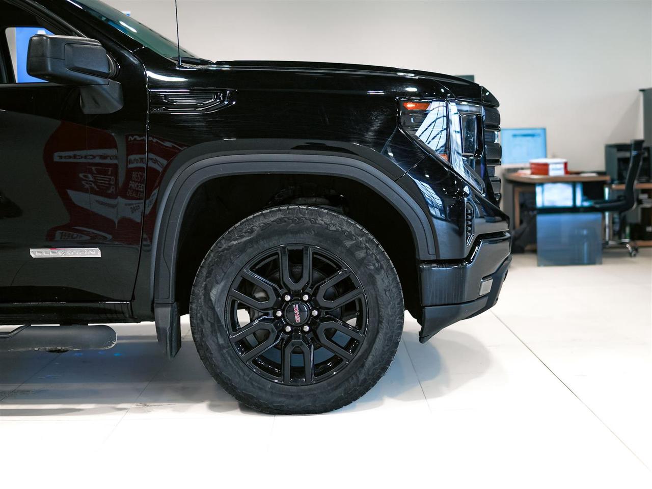 2024 GMC Sierra 1500 ELEVATION CREW CAB | 4X4 | NO ACCIDENTS Photo