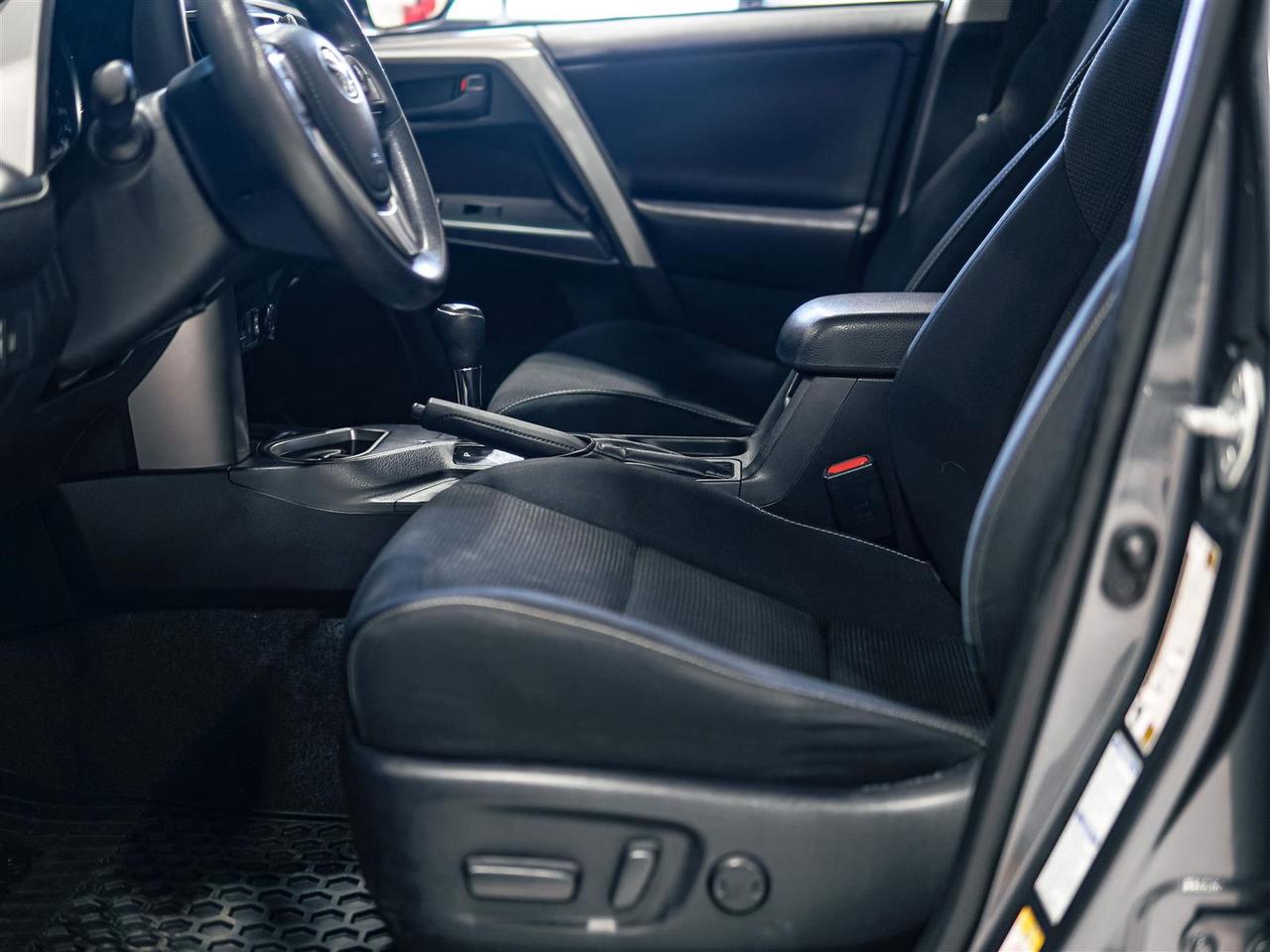 2018 Toyota RAV4 Hybrid LE+ HYBRID | NO ACCIDENTS | TOYOTA SERVICED Photo