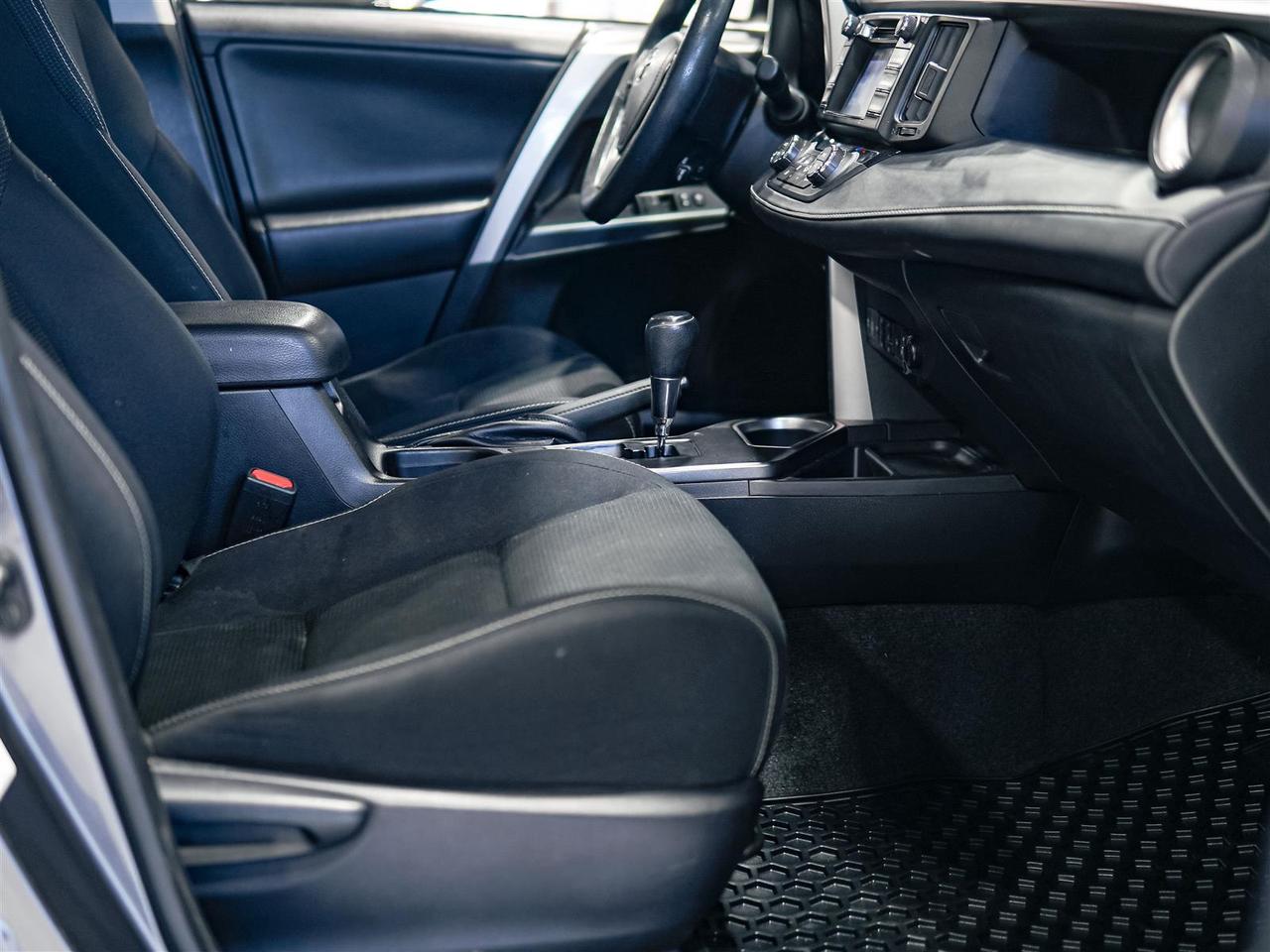 2018 Toyota RAV4 Hybrid LE+ HYBRID | NO ACCIDENTS | TOYOTA SERVICED Photo