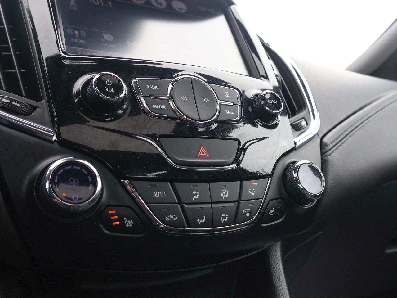 2018 Chevrolet Cruze Premier Photo