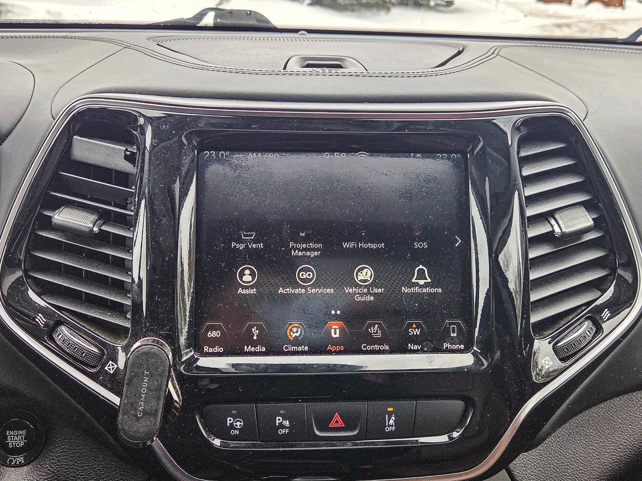 2019 Jeep Cherokee OVERLAND Photo