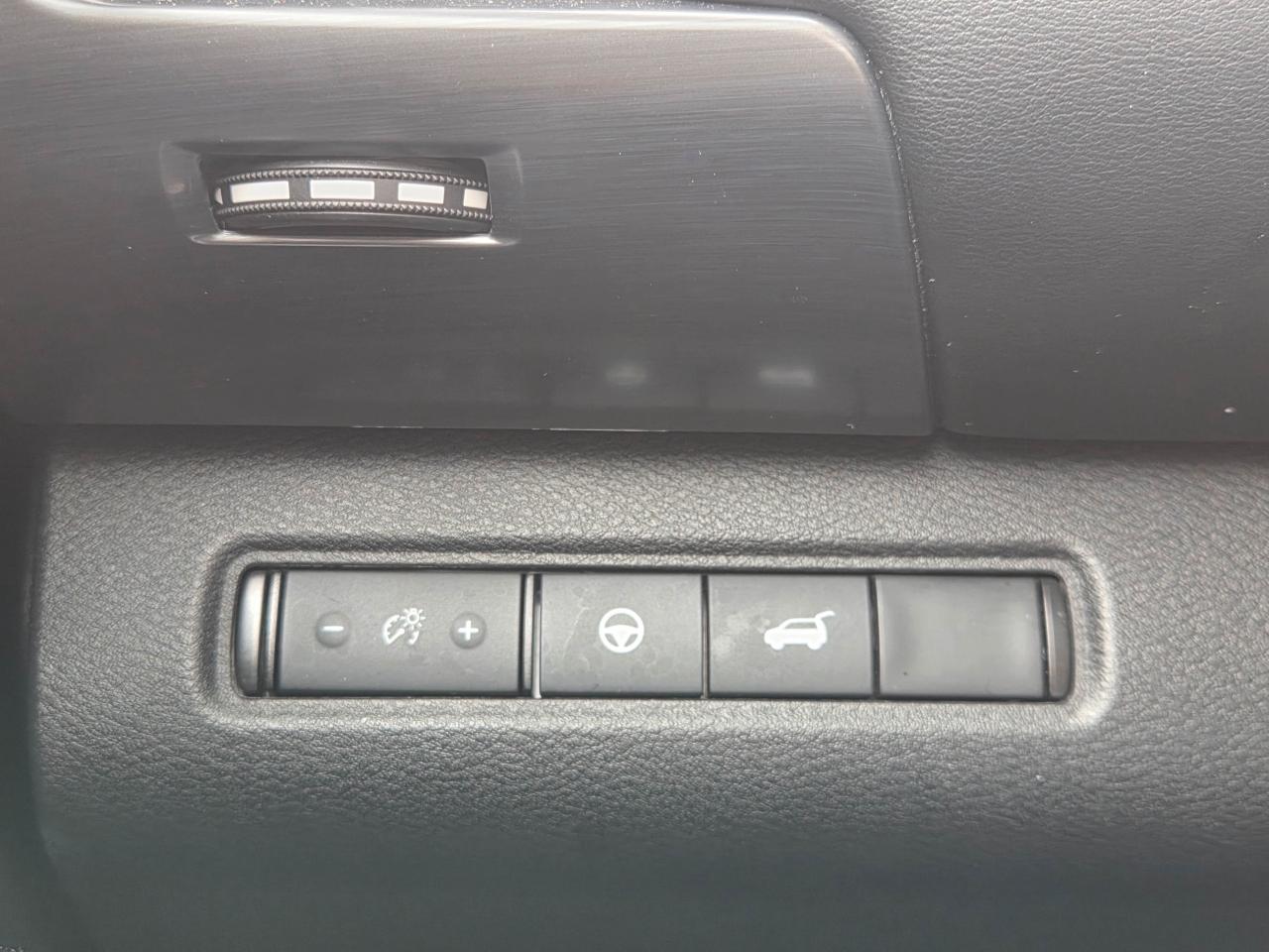 2024 Nissan Pathfinder SL Photo