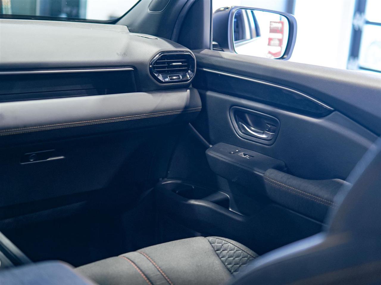 2025 Honda Pilot SPORT AWD | NO ACCIDENTS | 8 PASS Photo