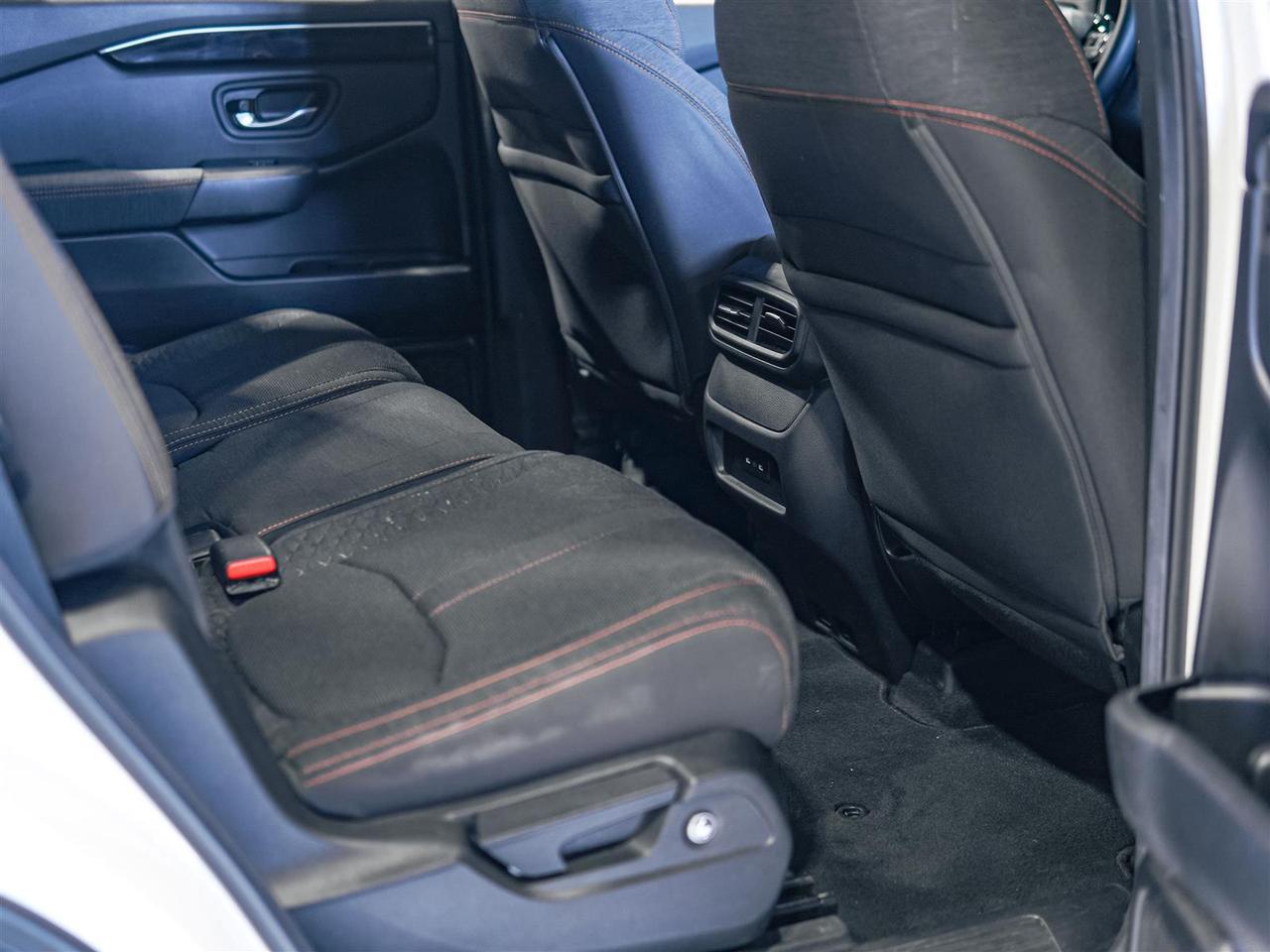 2025 Honda Pilot SPORT AWD | NO ACCIDENTS | 8 PASS Photo