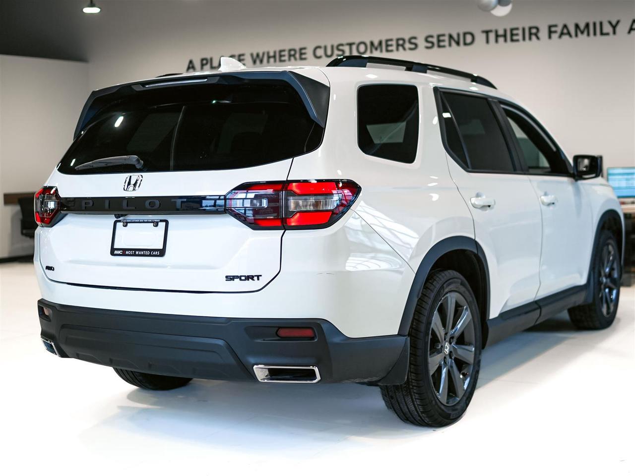 2025 Honda Pilot SPORT AWD | NO ACCIDENTS | 8 PASS Photo