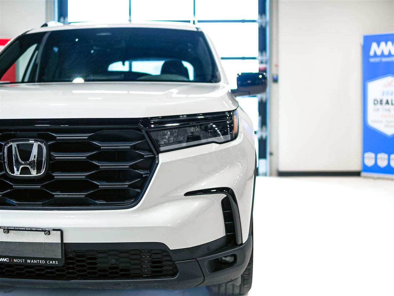 2025 Honda Pilot SPORT AWD | NO ACCIDENTS | 8 PASS Photo