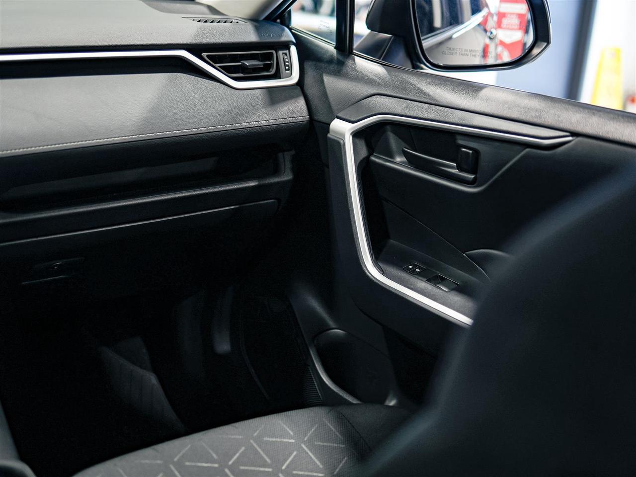 2023 Toyota RAV4 NO ACCIDENTS | BLIND | APP CONNECT Photo