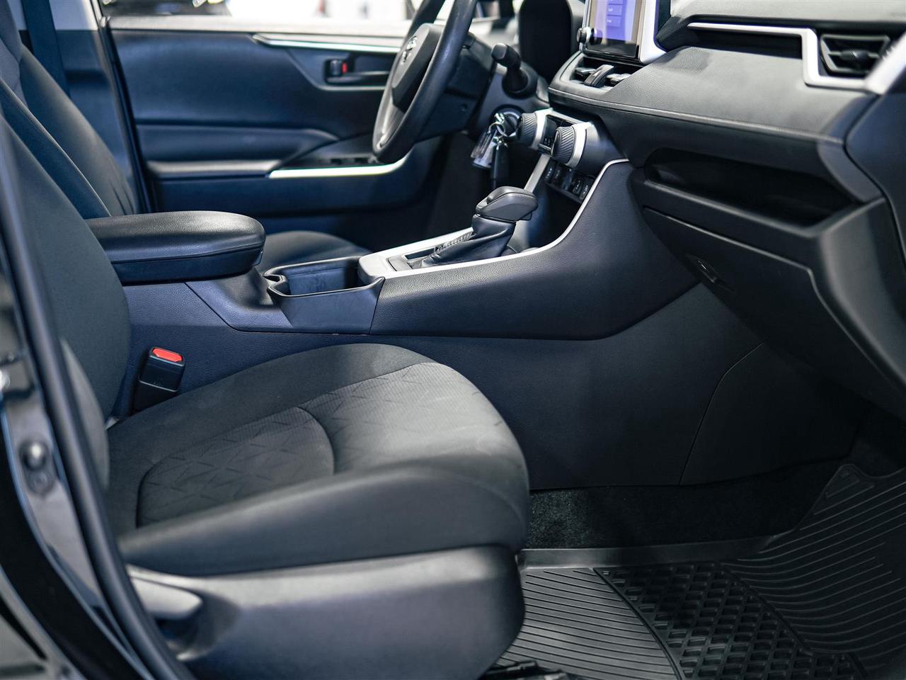 2023 Toyota RAV4 NO ACCIDENTS | BLIND | APP CONNECT Photo