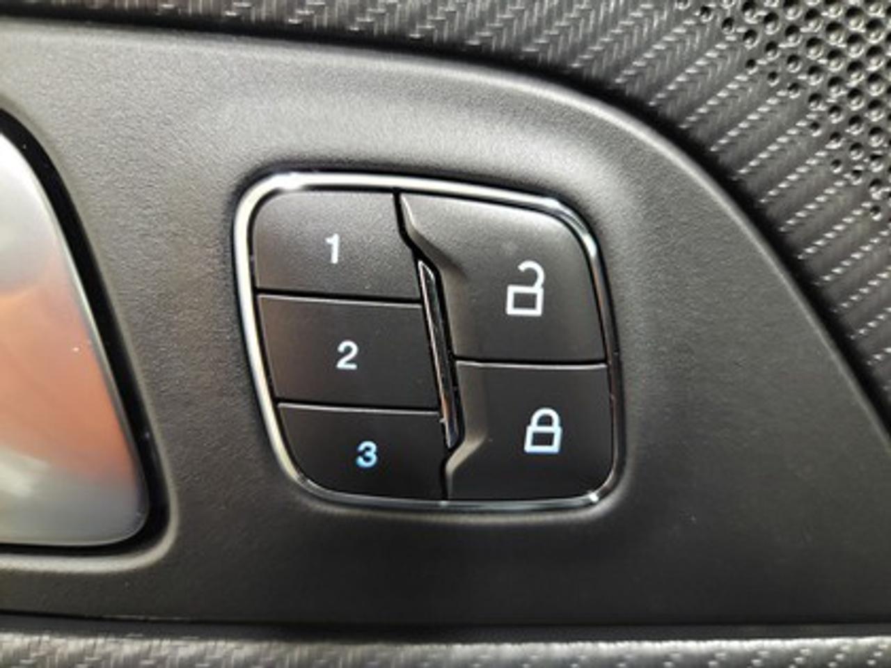 13670273