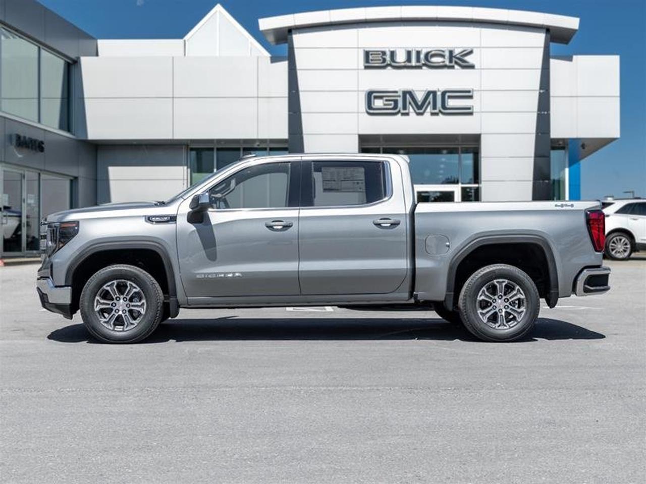 2026 GMC Sierra 1500 SLE Photo2
