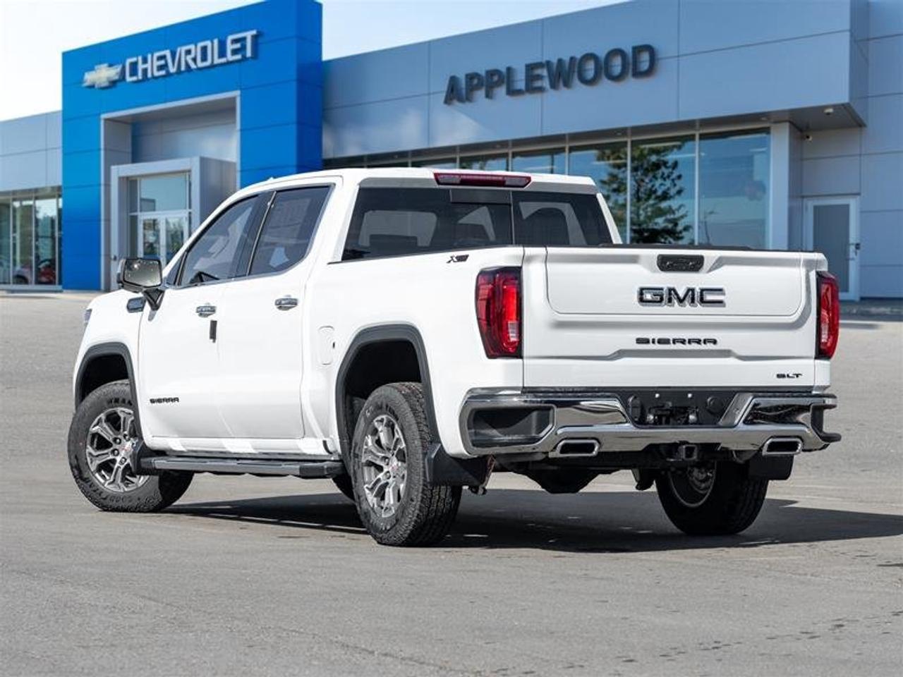 2026 GMC Sierra 1500 SLT Photo