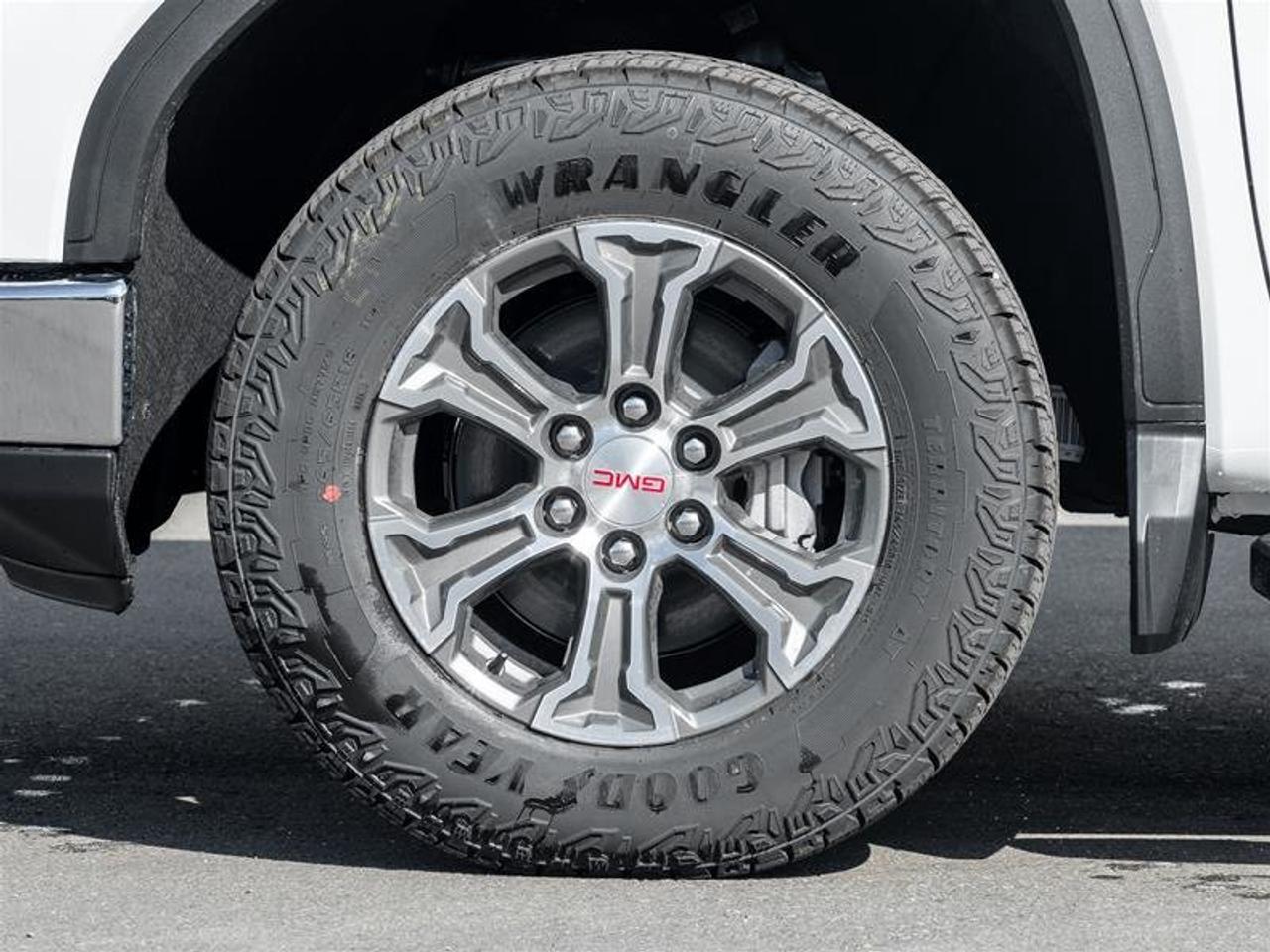 2026 GMC Sierra 1500 SLT Photo3