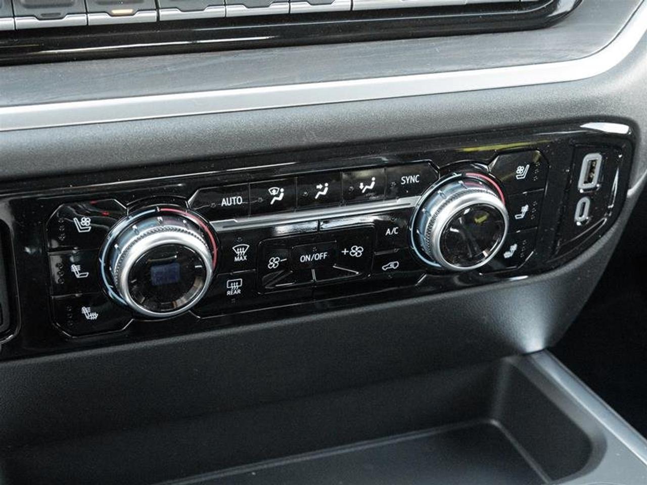 2026 GMC Sierra 1500 SLT Photo