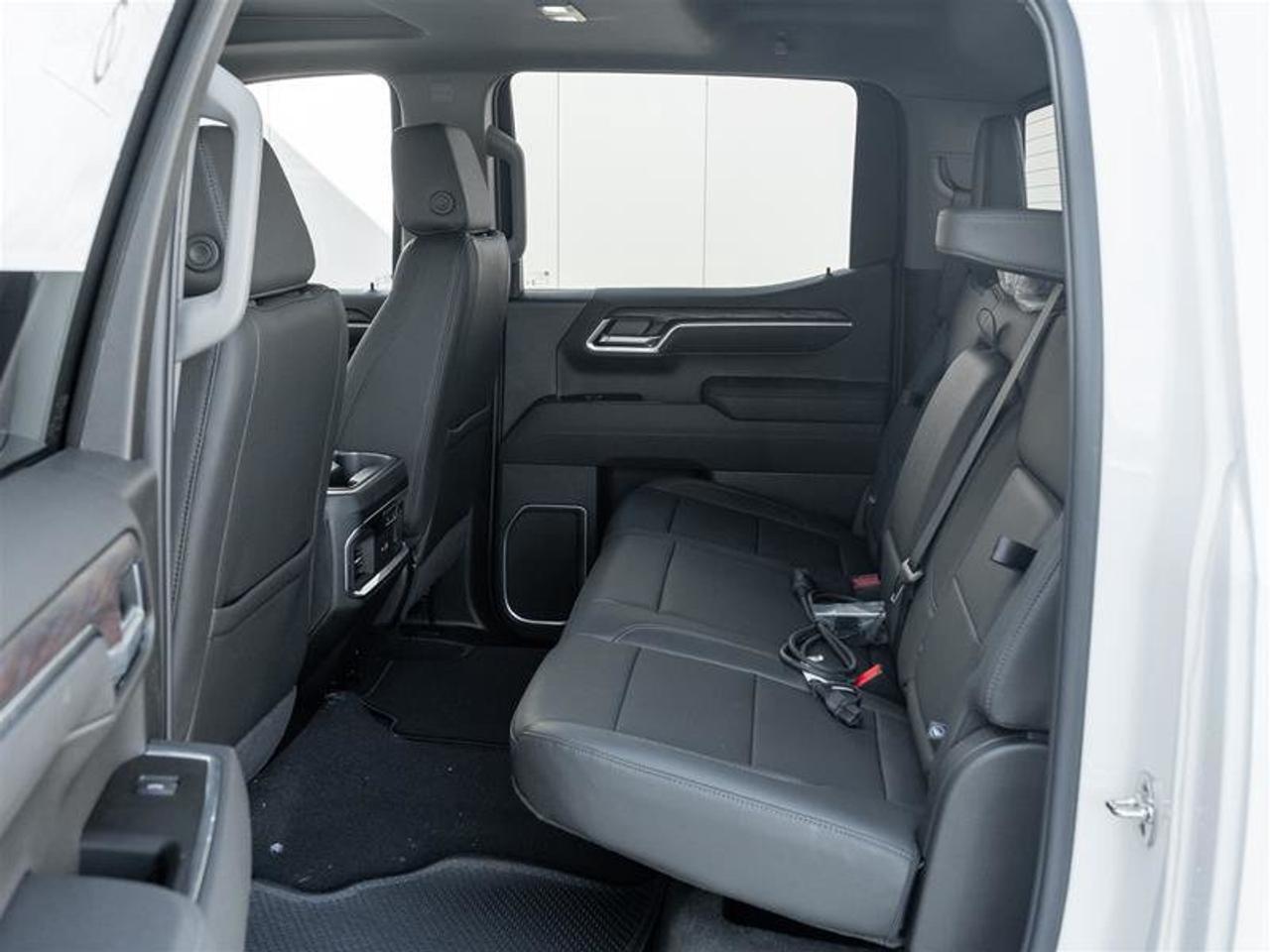 2026 GMC Sierra 1500 SLT Photo