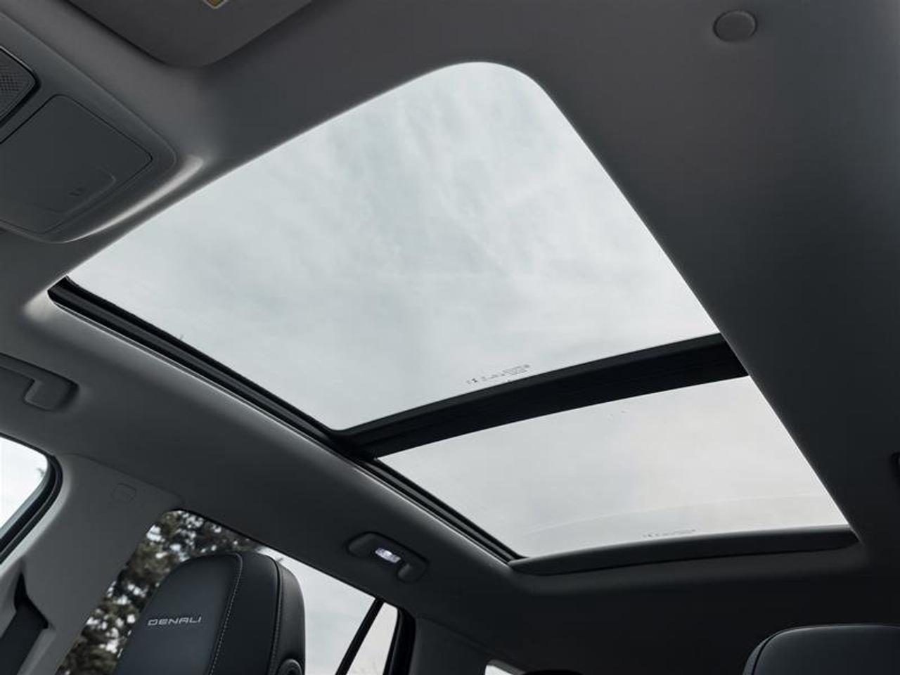 2026 GMC Terrain Denali Photo4
