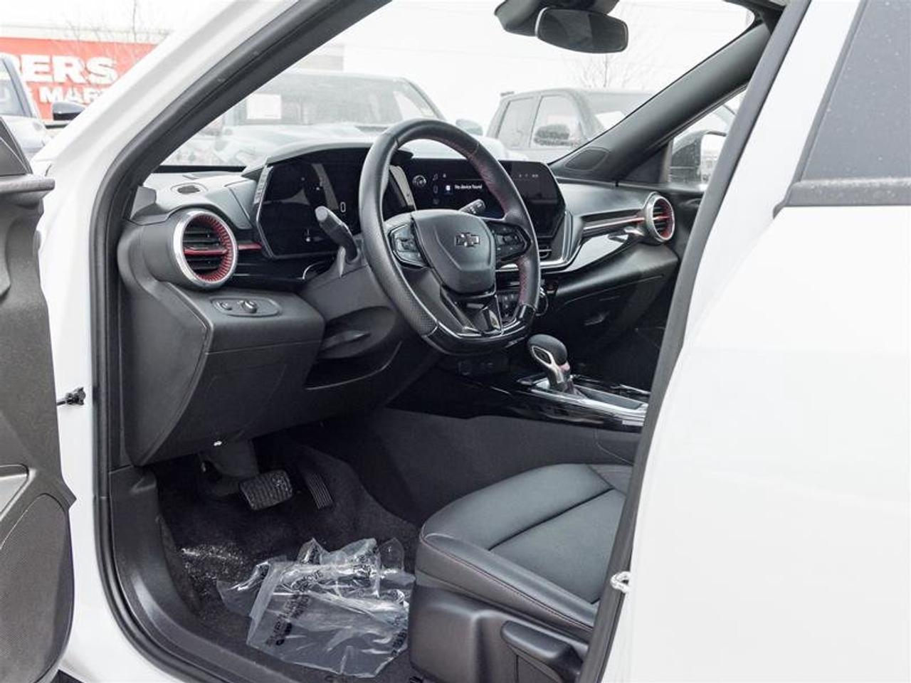 2024 Chevrolet Trax 2RS Heated Front Seats| Heated Steering Wheel| Backup Camera| Keyless Entry| 2RS Photo