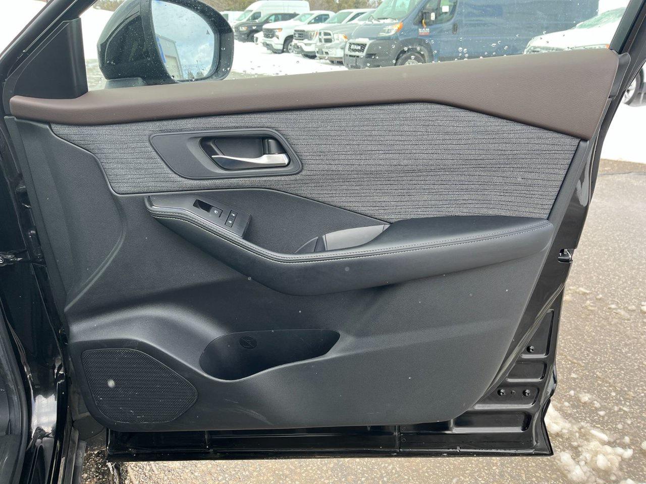 2023 Nissan Rogue AWD SV Moonroof Photo