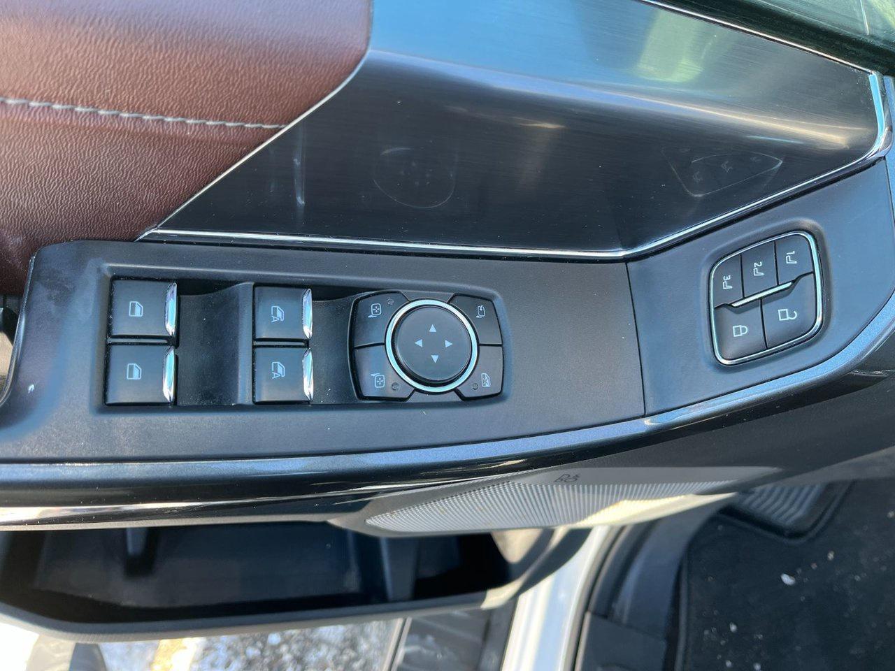 2021 Ford F-150 Lariat 4WD SuperCrew 5.5' Box Photo