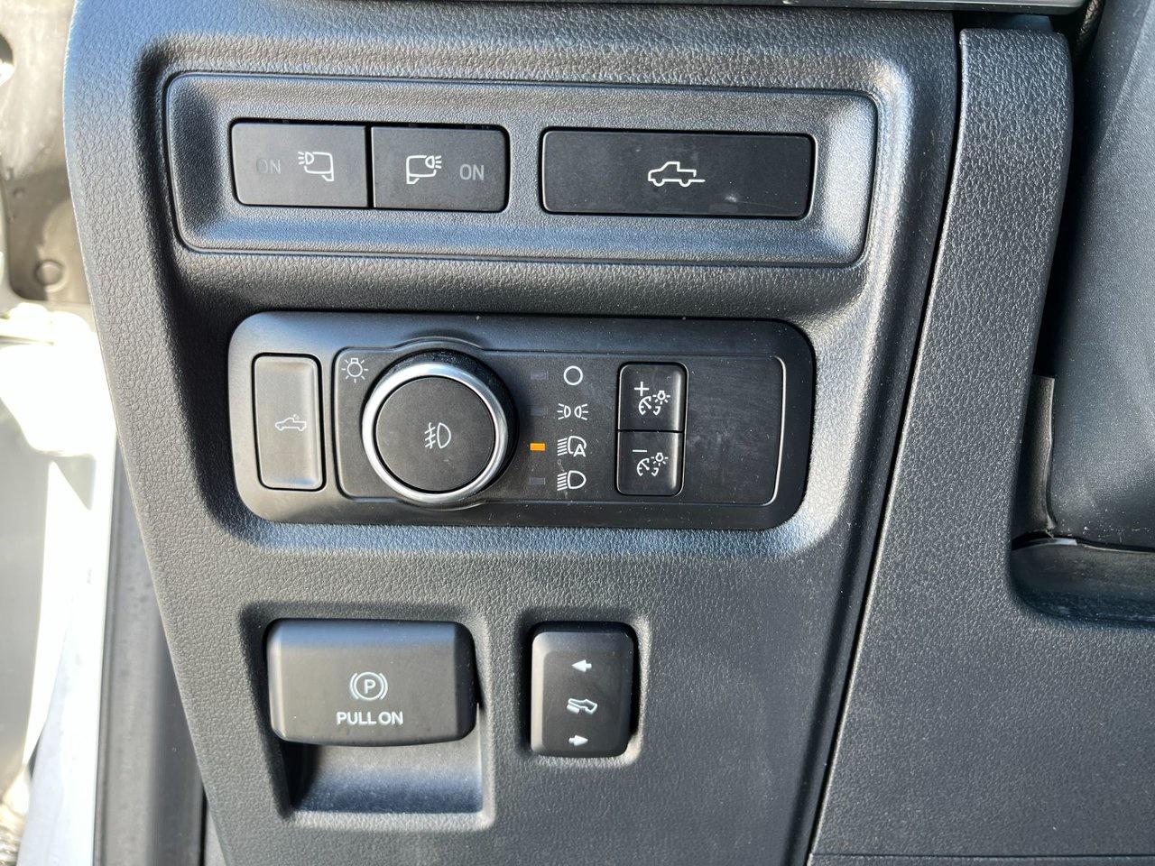 2021 Ford F-150 Lariat 4WD SuperCrew 5.5' Box Photo