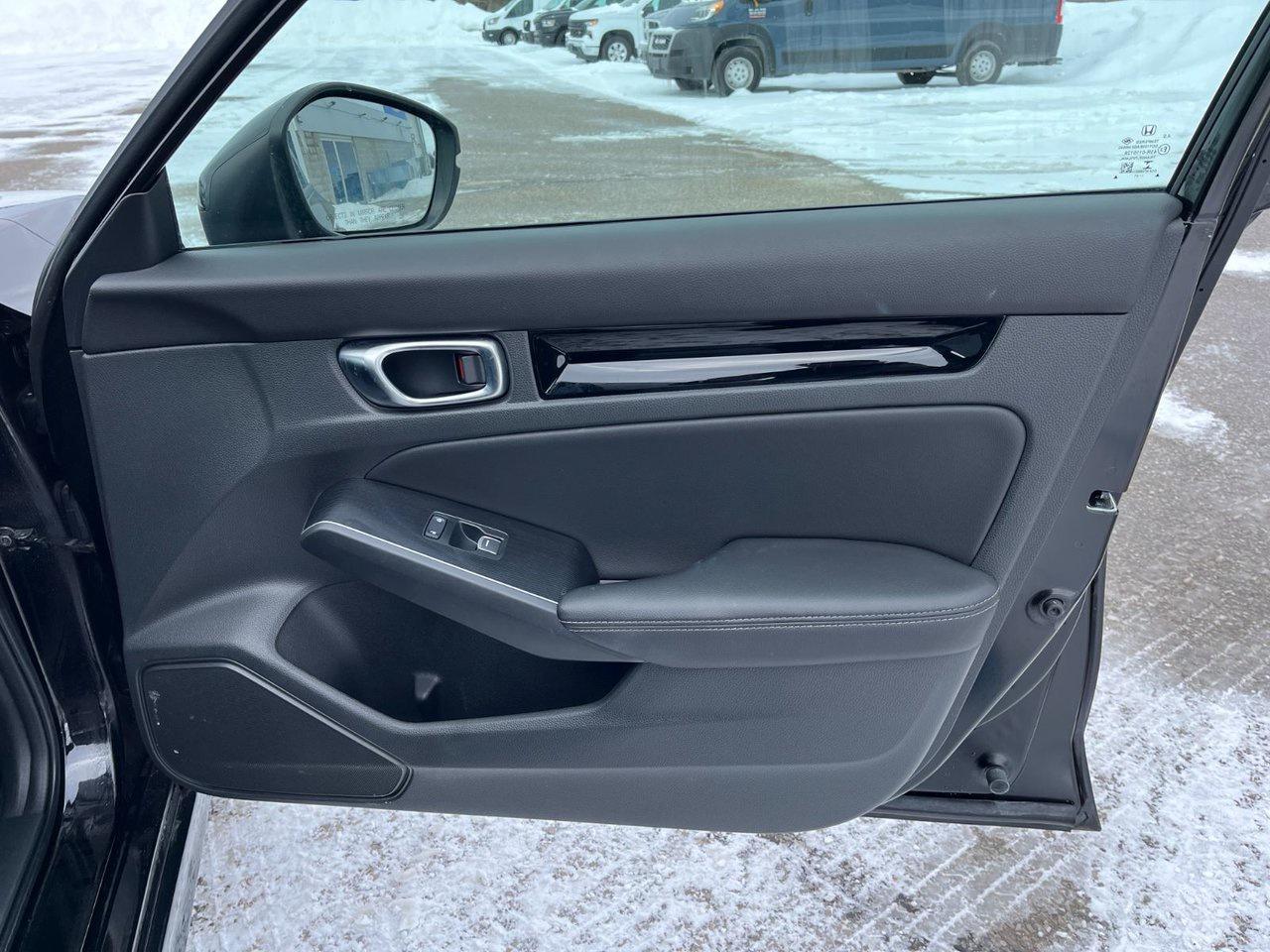 2022 Honda Civic Sedan Touring CVT Photo