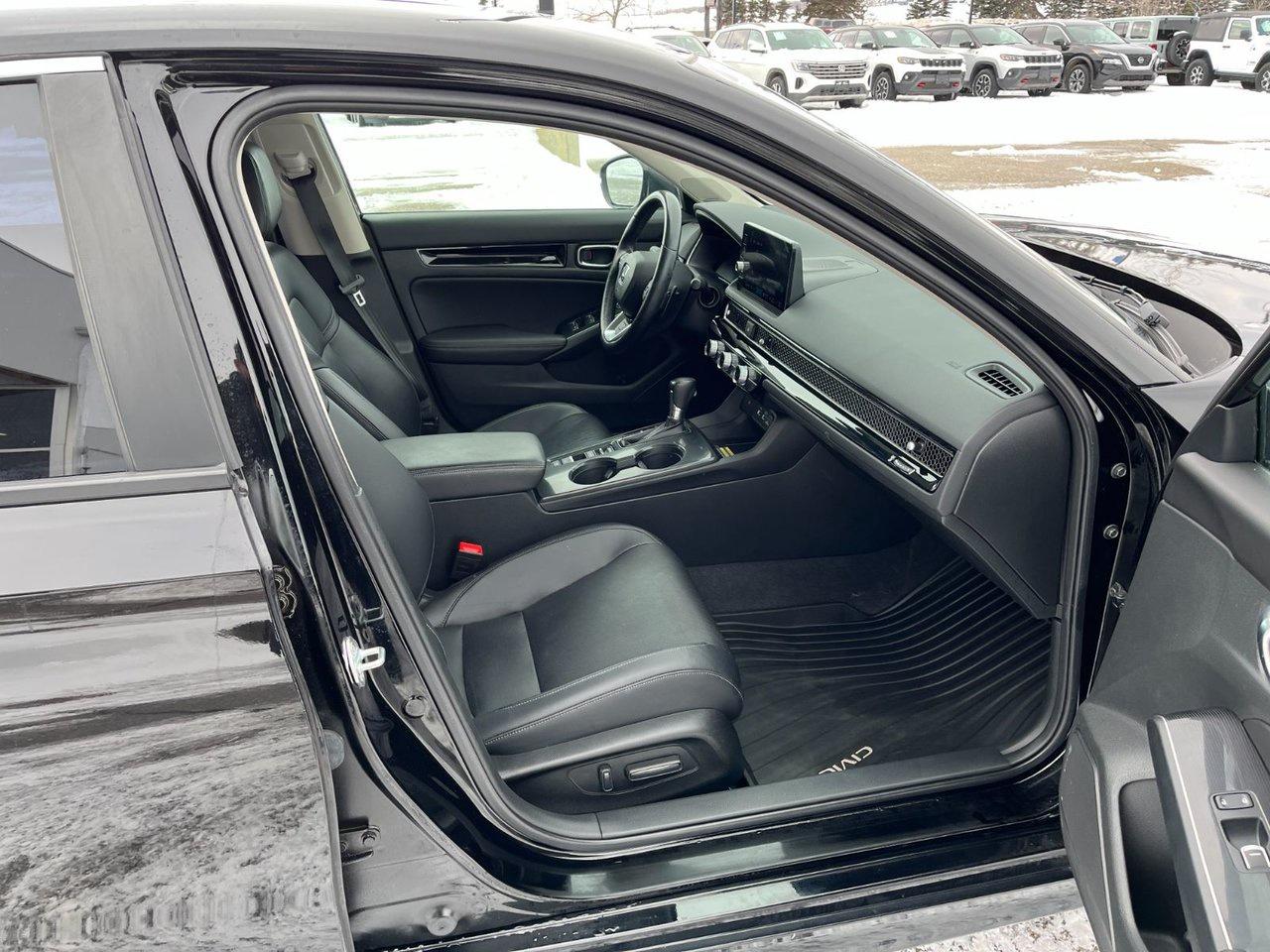 2022 Honda Civic Sedan Touring CVT Photo