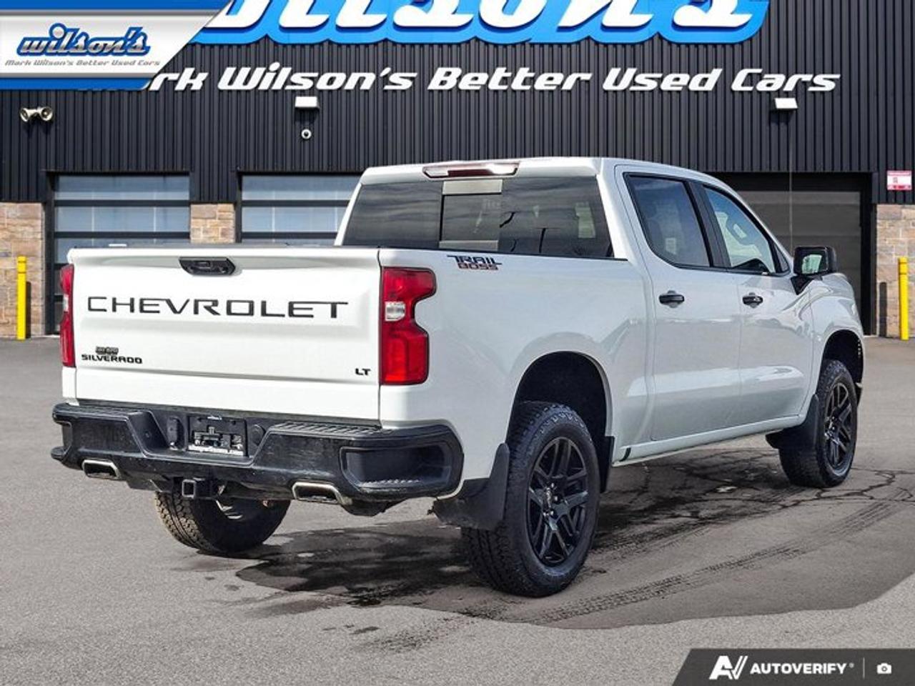 2024 Chevrolet Silverado 1500 LT Trail Boss | 6.2L | Z71 | Sunroof | Heated Seats + Steering | Remote Start | Carplay & More ! Photo