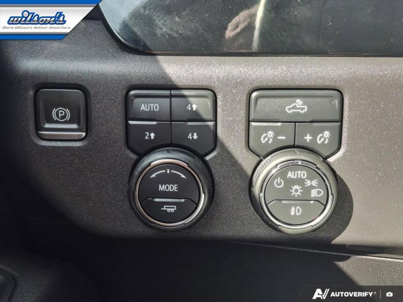 2024 Chevrolet Silverado 1500 LT Trail Boss | 6.2L | Z71 | Sunroof | Heated Seats + Steering | Remote Start | Carplay & More ! Photo