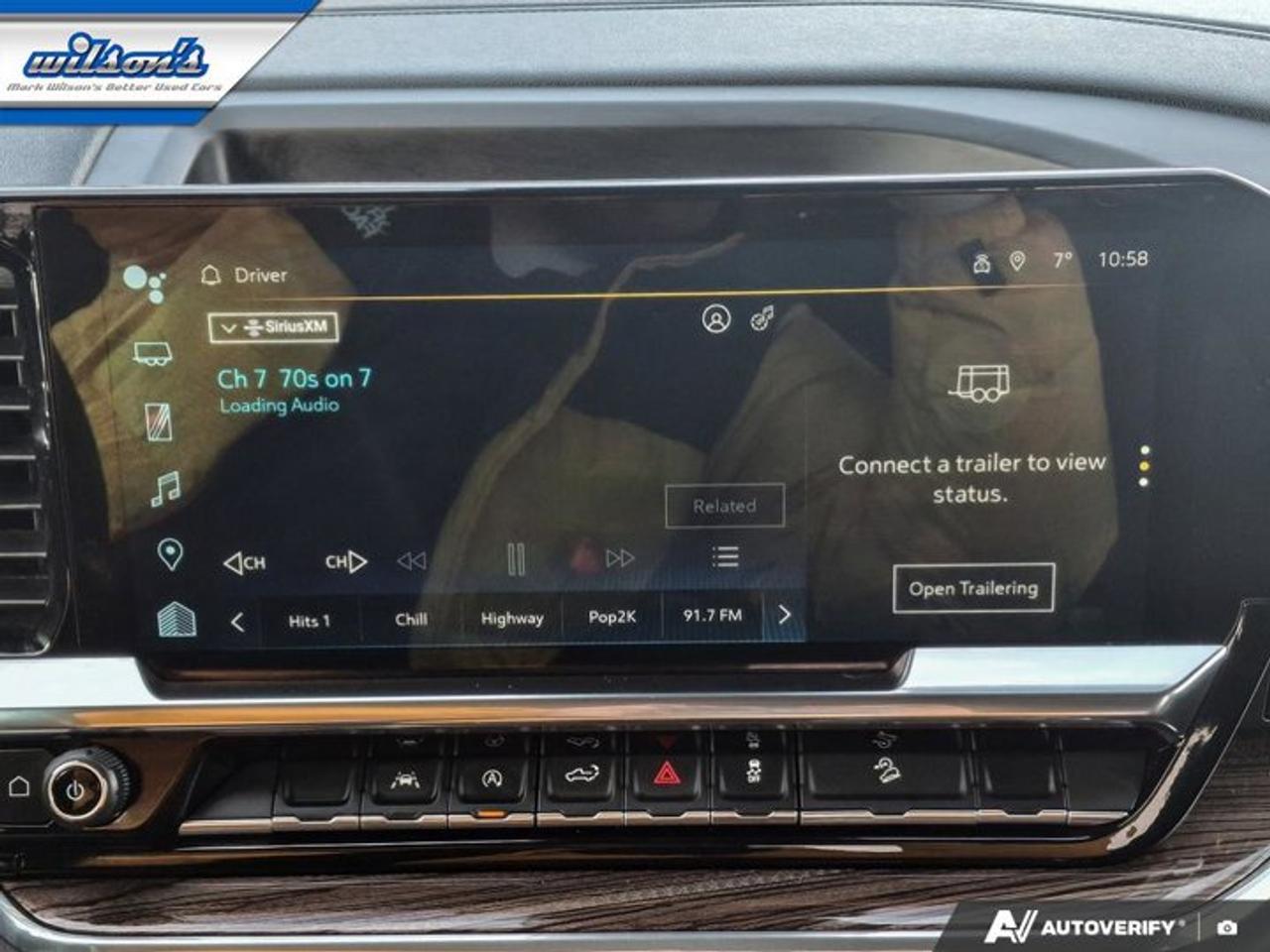 2024 Chevrolet Silverado 1500 LT Trail Boss | 6.2L | Z71 | Sunroof | Heated Seats + Steering | Remote Start | Carplay & More ! Photo