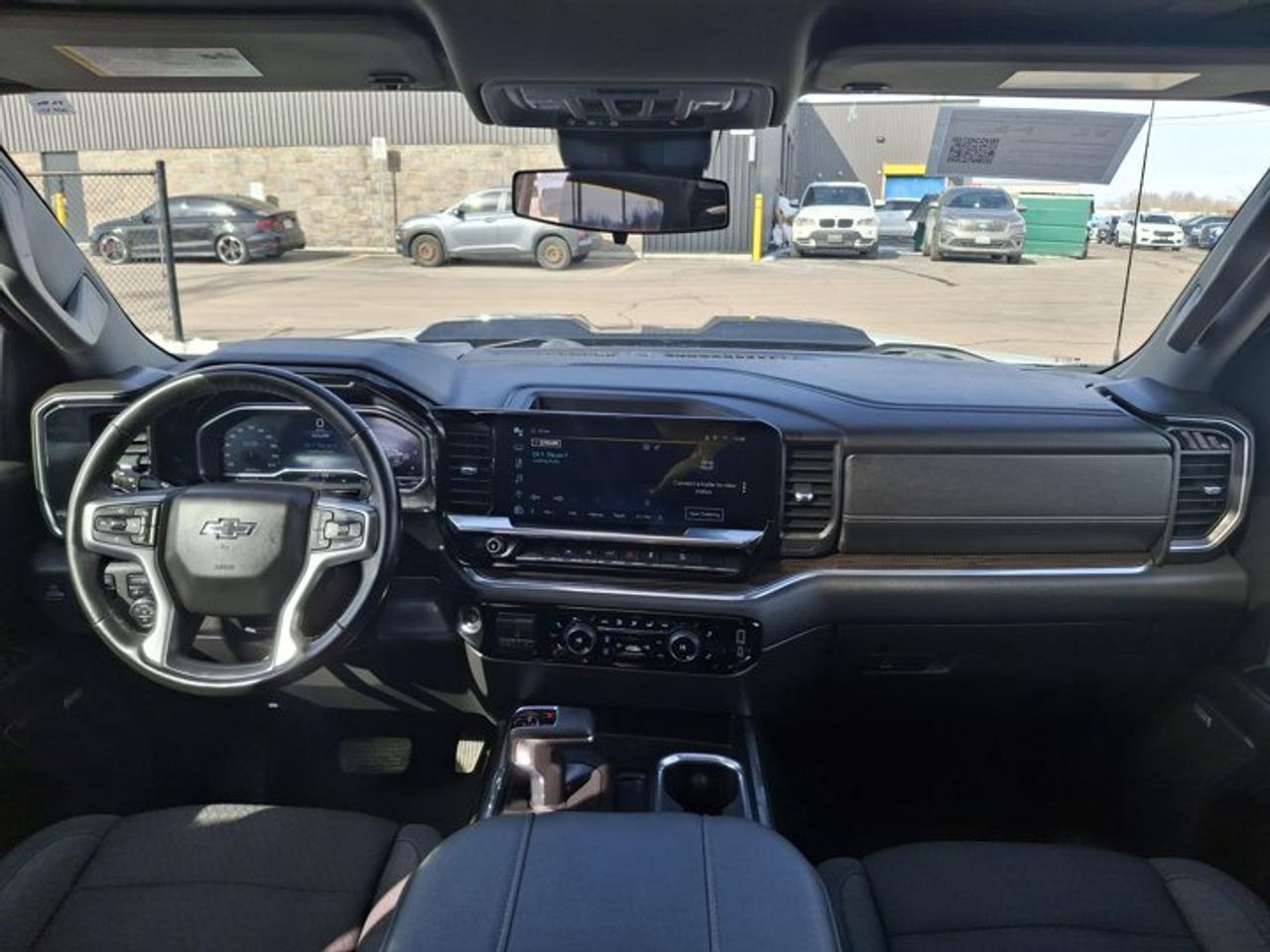 2024 Chevrolet Silverado 1500 LT Trail Boss | 6.2L | Z71 | Sunroof | Heated Seats + Steering | Remote Start | Carplay & More ! Photo